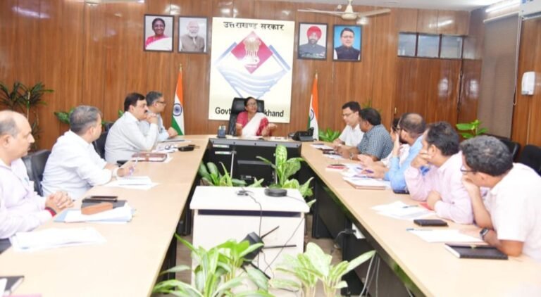 मुख्य सचिव श्रीमती राधा रतूड़ी की अध्यक्षता में देहरादून स्मार्ट सिटी लिमिटेड की हाई पावर्ड स्टीयरिंग कमेटी की बैठक
