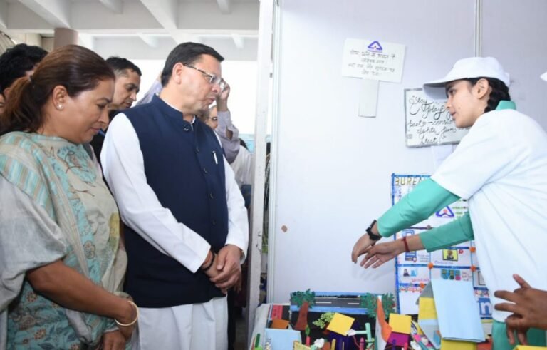 विश्व मानक दिवस’ पर आयोजित कार्यक्रम में सीएम धामी के साथ सम्मलित हुईं खाद्य, नागरिक आपूर्ति एवं उपभोक्ता मामलों की मंत्री रेखा आर्या