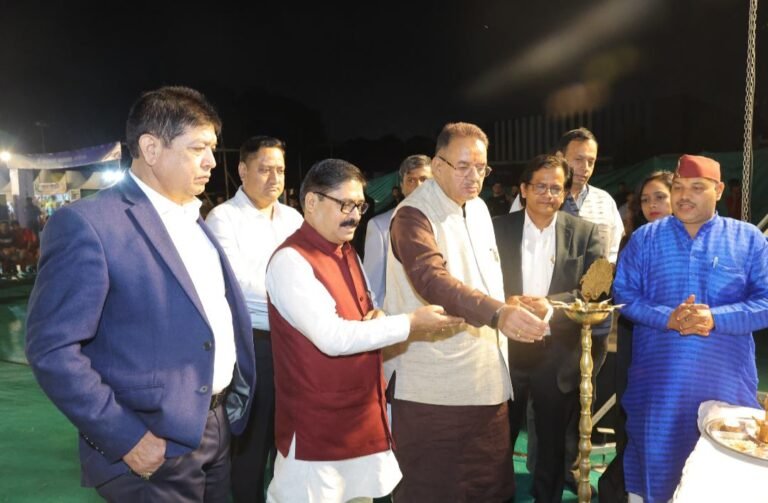 धरोहर मेले के सांस्कृतिक संध्या कार्यक्रम का शुभारंभ किया कैबिनेट मंत्री गणेश जोशी ने