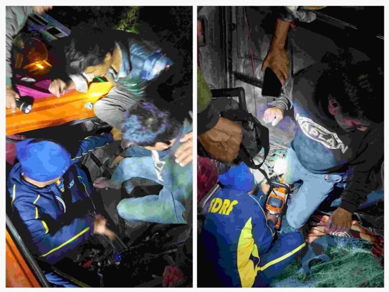 नैनीताल निगलाट के पास वाहन दुर्घटनाग्रस्त, एसडीआरएफ टीम ने केबिन काटकर व्यक्ति को सुरक्षित बाहर निकाला