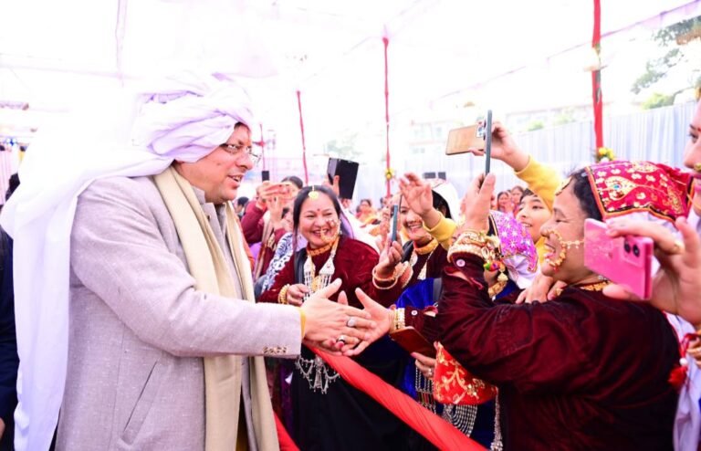 मुख्यमंत्री पुष्कर सिंह धामी ने उत्तर प्रदेश में 29वें उत्तरायणी मेले का शुभारंभ किया 