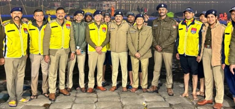 अर्धकुंभ 2027 की तैयारियों के लिए उत्तराखंड पुलिस का अध्ययन दौरा शुरू प्रयागराज में चल रहे महाकुंभ के दौरान उत्तराखंड पुलिस ने अर्धकुंभ 2027 की तैयारियों की दिशा में महत्वपूर्ण पहल की है।