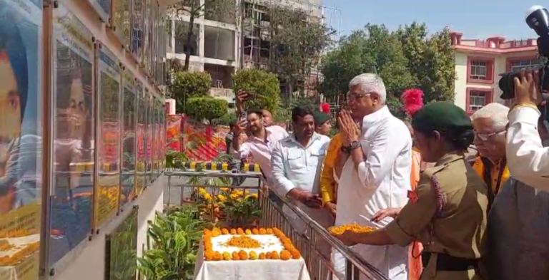 केंद्रीय पर्यटन एवं संस्कृति मंत्री गजेंद्र सिंह शेखावत आज हरिद्वार पहुंचे, जहां उन्होंने देव संस्कृति विश्वविद्यालय के सांस्कृतिक कार्यक्रम में भाग लिया।