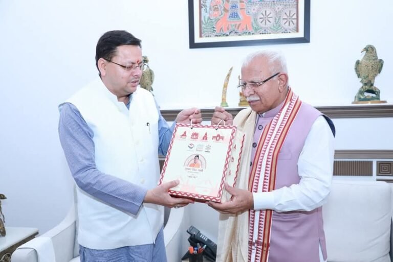 मुख्यमंत्री पुष्कर सिंह धामी ने  केन्द्रीय ऊर्जा व आवास एवं शहरी कार्य मंत्री मनोहर लाल खट्टर से मुलाकात की