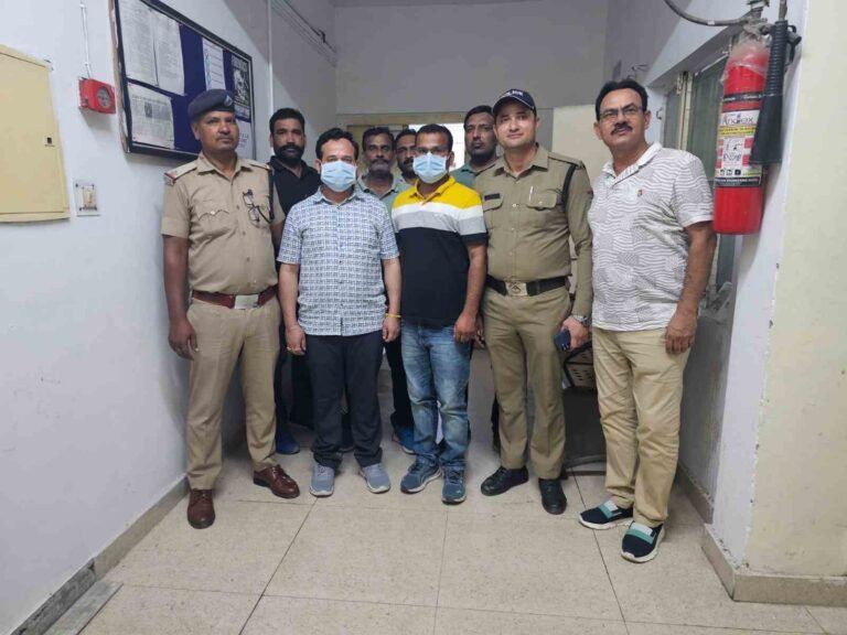 मुख्यमंत्री उत्तराखंड के सख्त नकल विरोधी कानून के तहत उत्तराखण्ड पुलिस की बड़ी कार्रवाई अभ्यर्थियों को धोखा देने की नियत से उन्हें गुमराह कर परीक्षा में पास करवाने का प्रलोभन देने वाले गिरोह का उत्तराखण्ड पुलिस ने किया भण्डाफोड