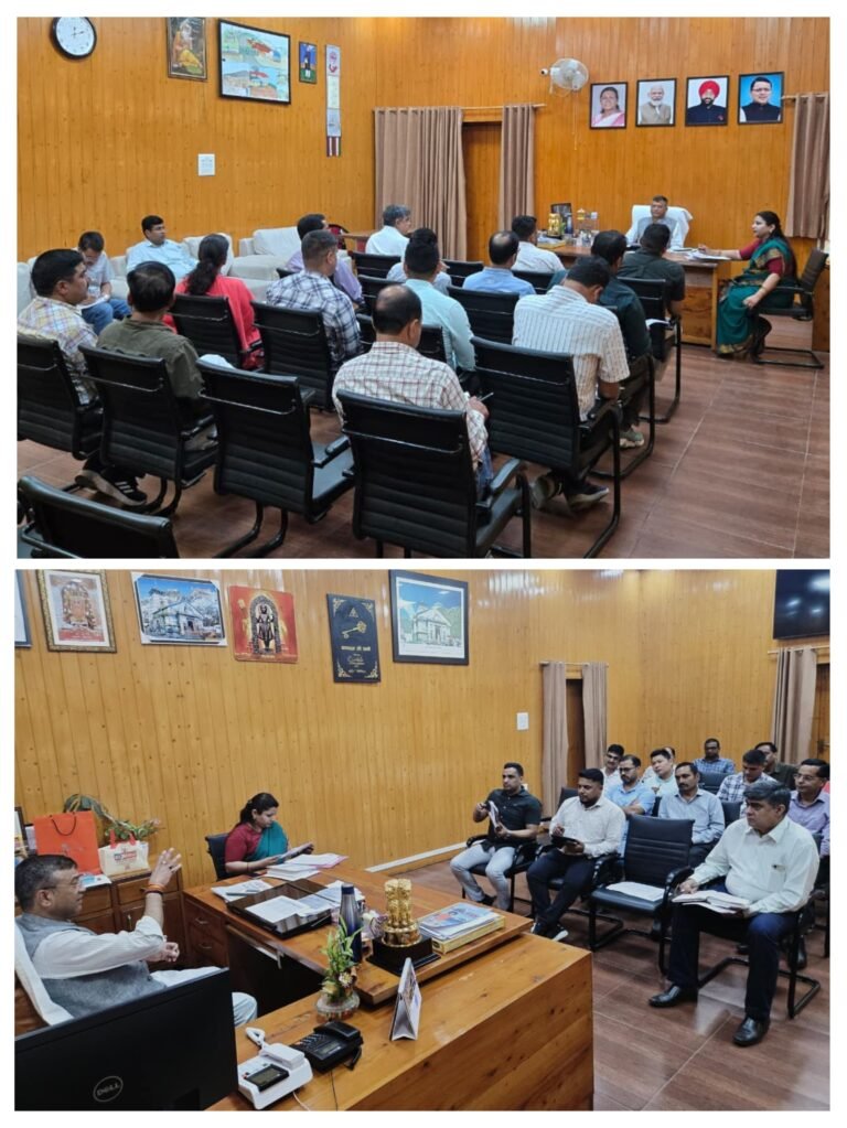 नगर निगम देहरादून में मेयर सौरभ थपलियाल ने स्वास्थ्य विभाग और सफाई निरीक्षकों के साथ समीक्षा बैठक की