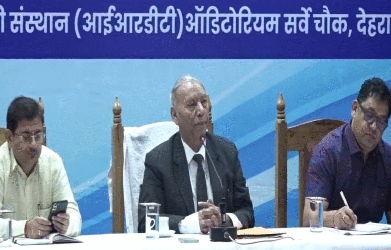 राजधानी देहरादून में पेपर लीक के मामले के लिए आयोग ने जनसुनवाई कार्यक्रम का आयोजन किया।