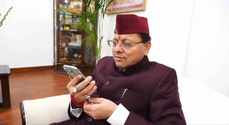 मुख्यमंत्री पुष्कर सिंह धामी ने भालू हमले के पीड़ितों से की बातचीत, साहसी छात्राओं दिव्या व दीपिका की बहादुरी को बताया गर्व का विषय