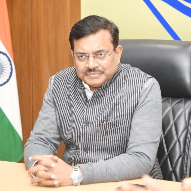 मुख्यमंत्री घोषणाओं के कार्यों को शीघ्र पूर्ण करें, लंबित परियोजनाओं पर 15 दिन में निर्णय लें : मुख्य सचिव