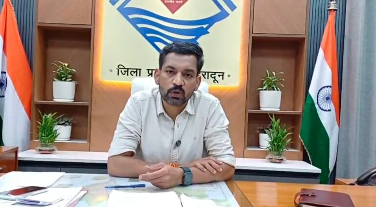 जिलाधिकारी डॉ. आशीष चौहान के निर्देशन में संवेदनशील क्षेत्रों में 24×7 निगरानी, हाईटेक कैमरों से आपदा प्रबंधन को मिला तकनीक सहारा